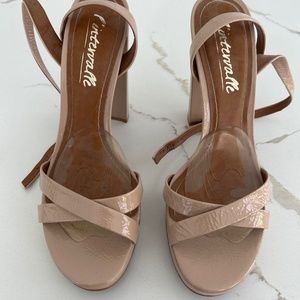 Beige patent leather sandals